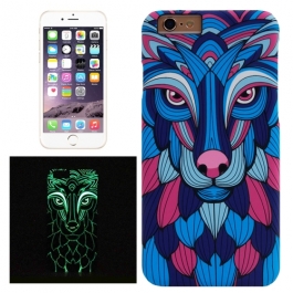 coque iPhone 6 plus / 6S plus phosphorescente multicolore motif animal - Loup